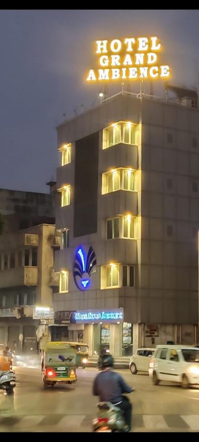 فندق هوتل جراند أمبيانس أحمد أباد المظهر الخارجي الصورة